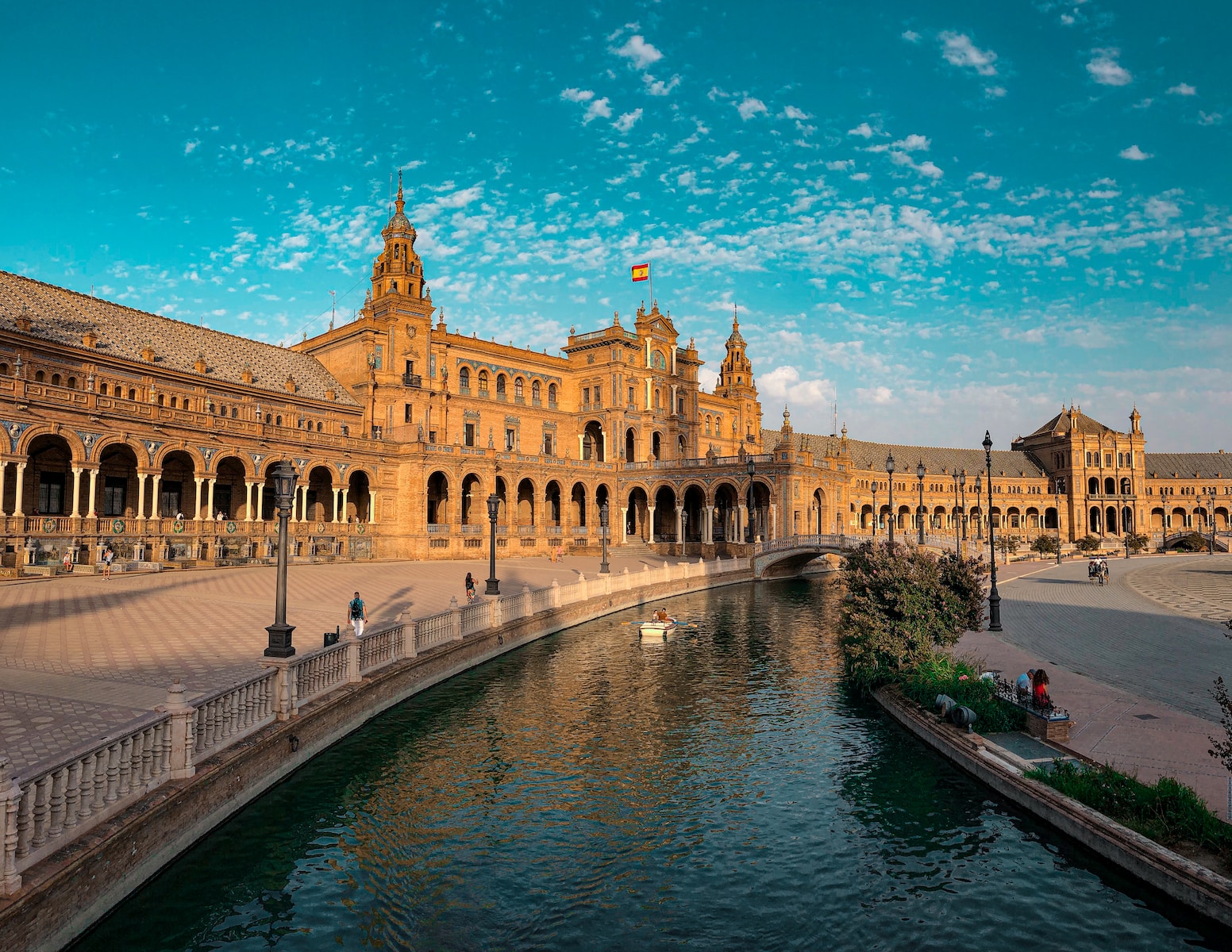 Comprehensive Guide to Spain Work Visas 2023: